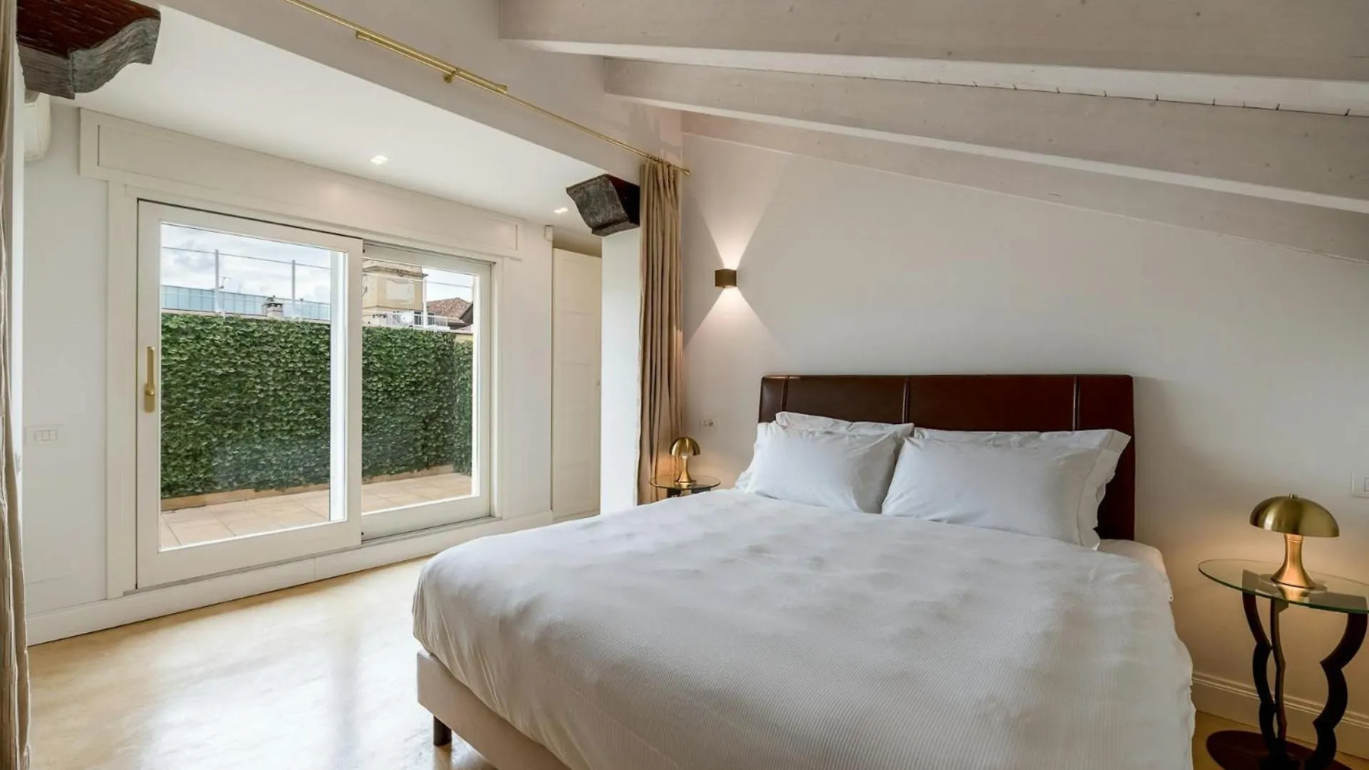 Lägenhet Readmyhostprofile! Luxury 4 Bedroom Penthouse Near Duomo Milano