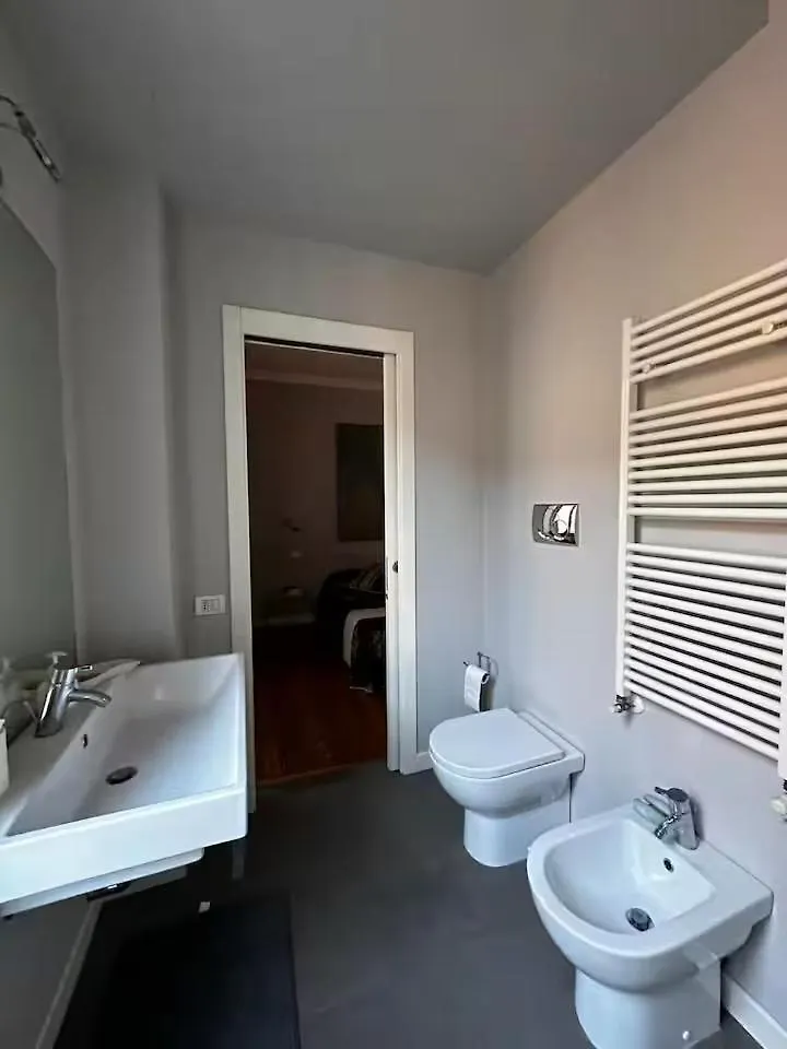 Readmyhostprofile! Luxury 4 Bedroom Penthouse Near Duomo Milan Appartement