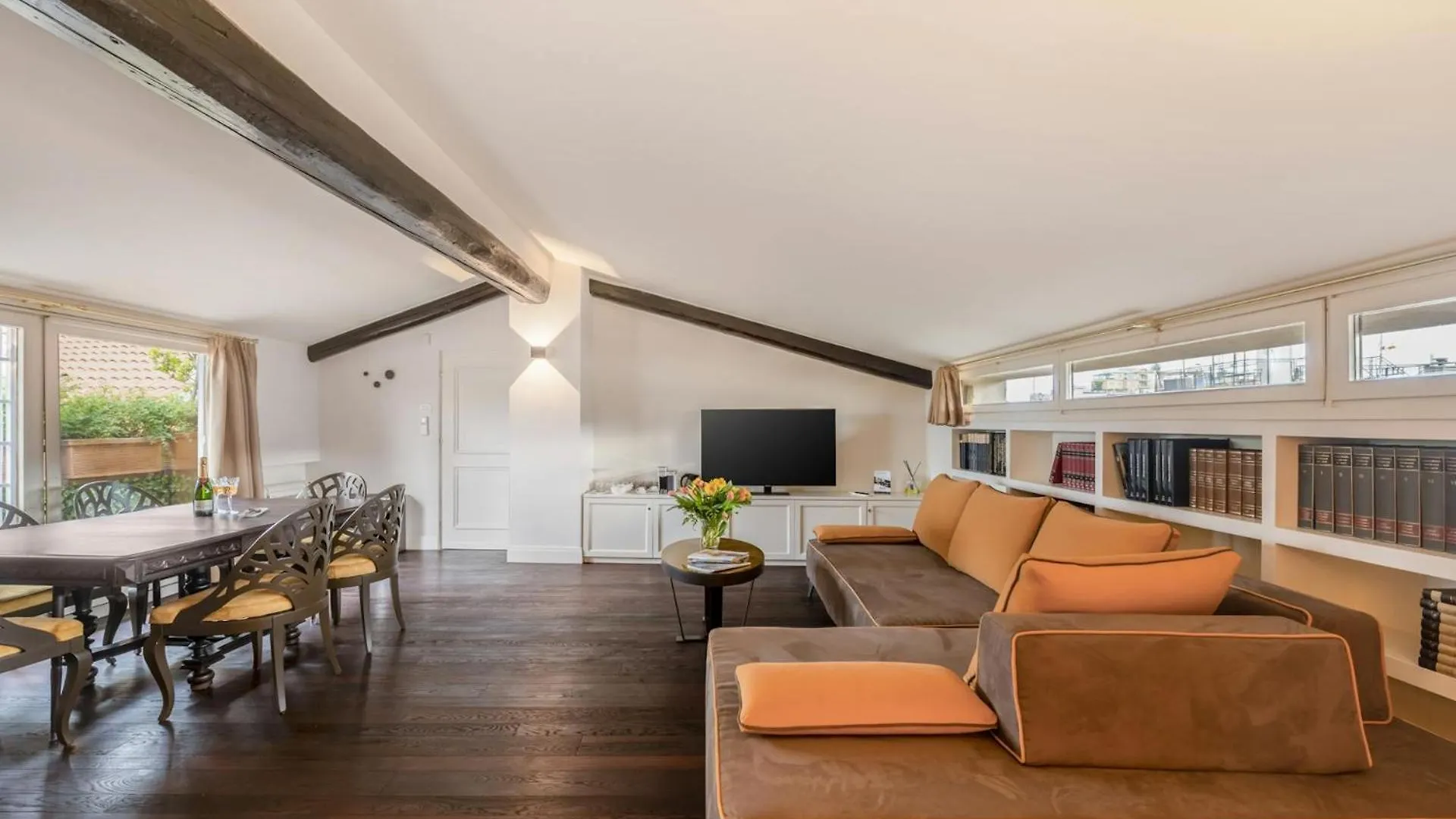Readmyhostprofile! Luxury 4 Bedroom Penthouse Near Duomo Milan Appartement