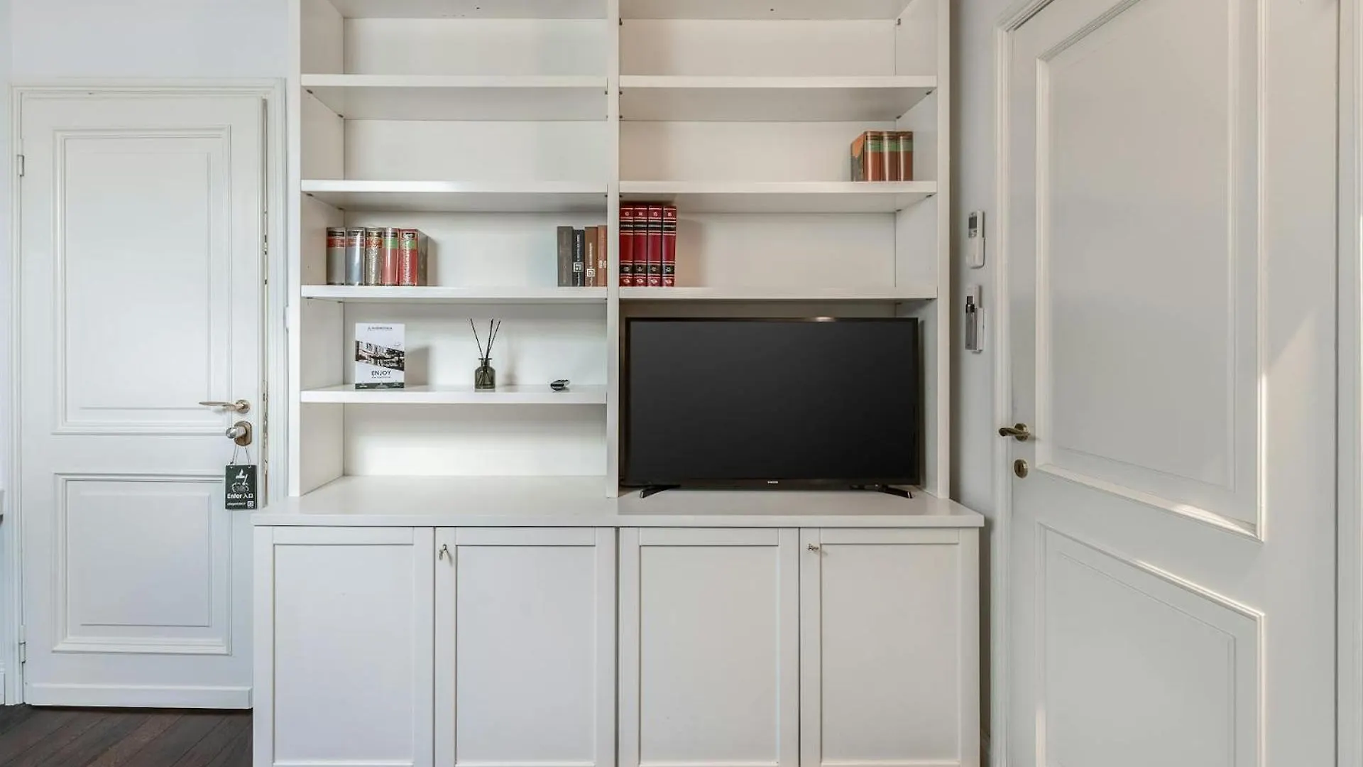 Readmyhostprofile! Luxury 4 Bedroom Penthouse Near Duomo Milan