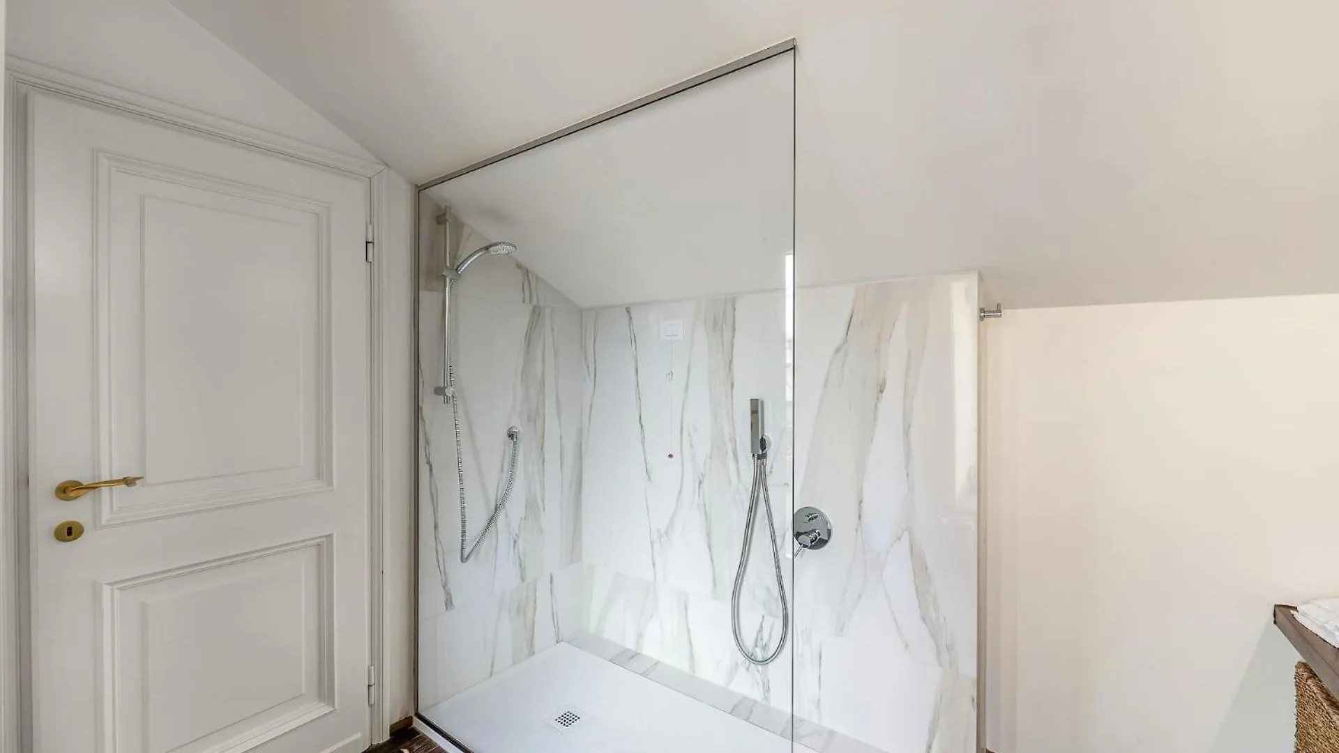 Readmyhostprofile! Luxury 4 Bedroom Penthouse Near Duomo Milan